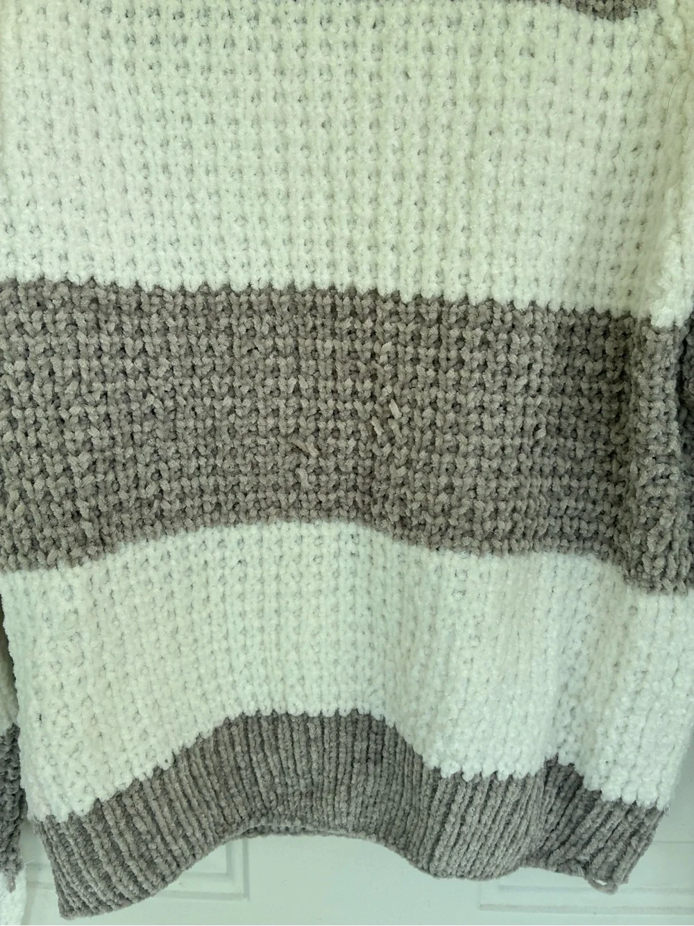 Poof Apparel Women’s Chenille Mock Neck Cropped Sweater Size Medium